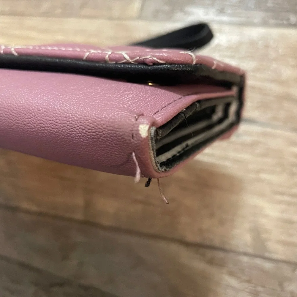 Luv Betsey by Betsey Johnson Quilted Wristlet Wallet Pink Lilac Black‎ Stripe
